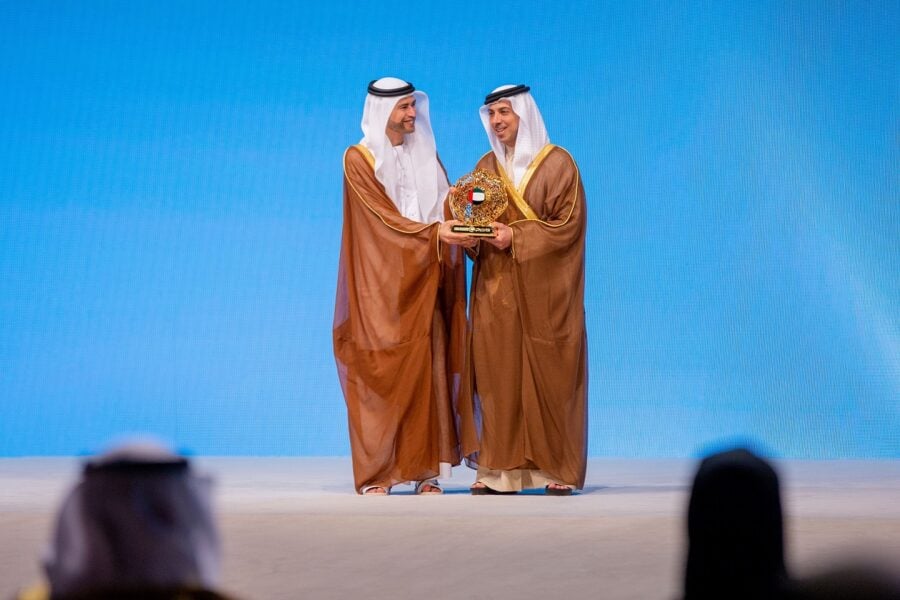 وزارة المالية تفوز بجائزة “الجهة الاتحادية الرائدة” في دولة الإمارات