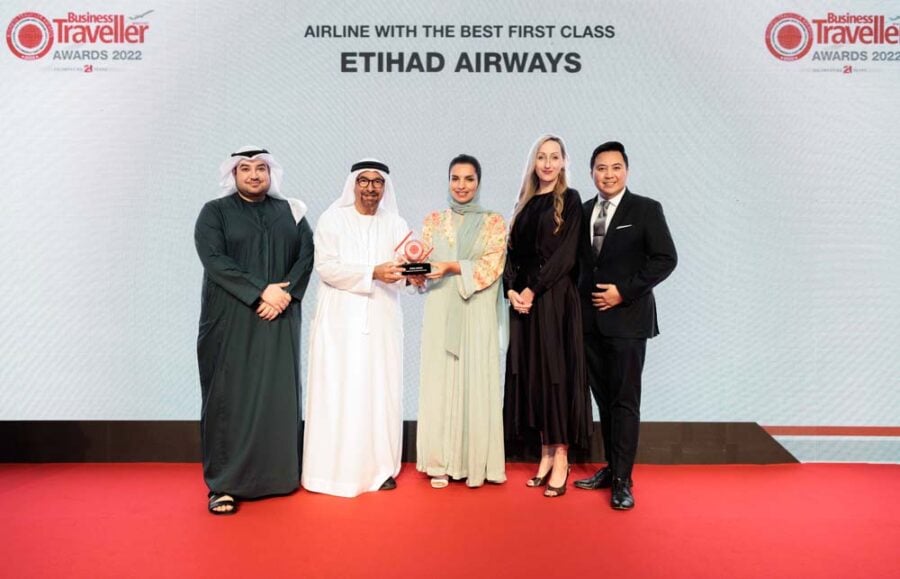 “الاتحاد للطيران” ينتزع جوائز “بزنس ترافلر” للعام 2022