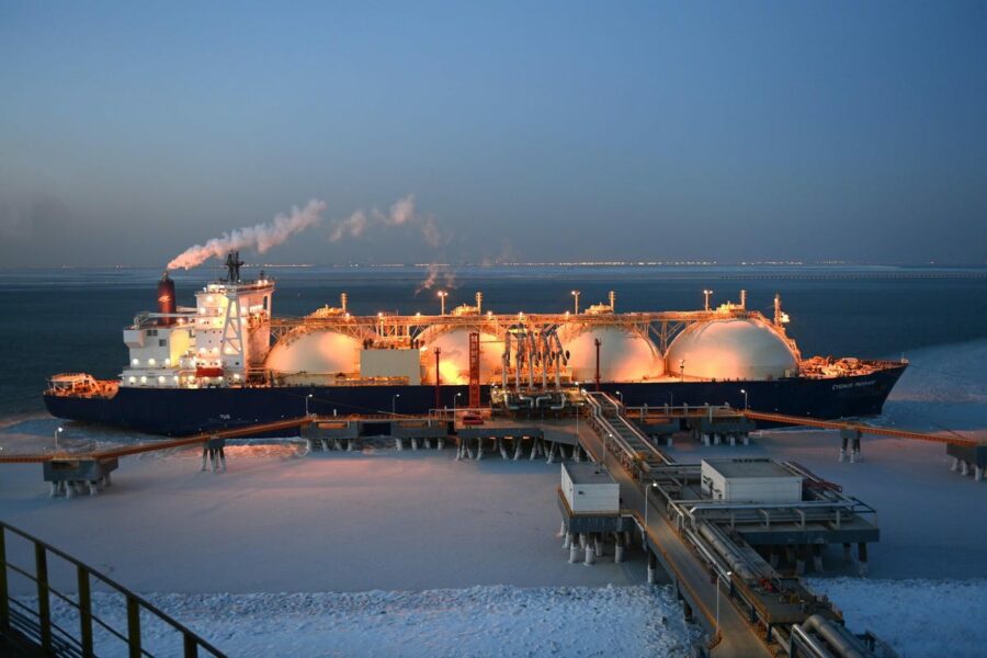 تقرير رسمي: صادرات الغاز المسال العربية ترتفع من عمان والإمارات