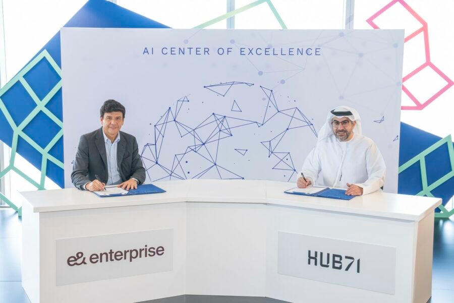 الإمارات تطلق أول مركز للذكاء الاصطناعي في المنطقة