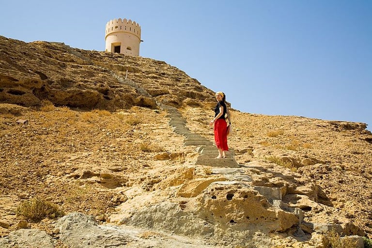 عمان: فتح معظم المواقع السياحية التي أُغلِقت