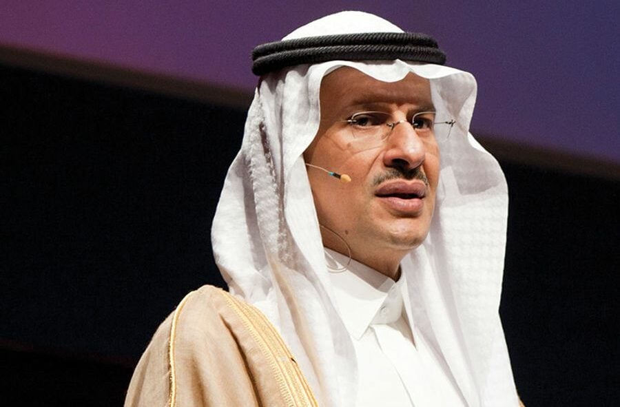 أسعار النفط ترتفع بعد إعلان السعودية أن أوبك قد تخفض الإنتاج