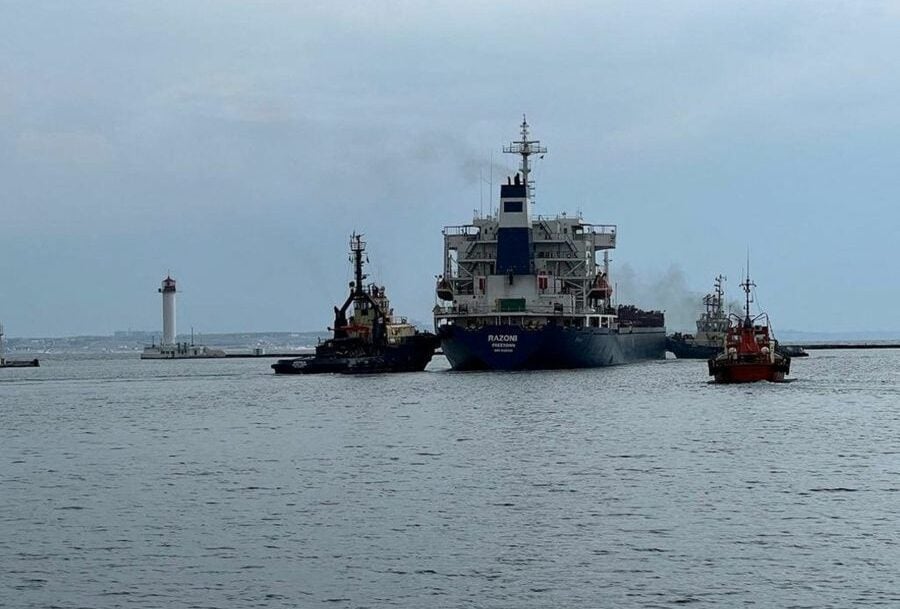 أول سفن الحبوب تغادر ميناء أوديسا الأوكراني إلى لبنان