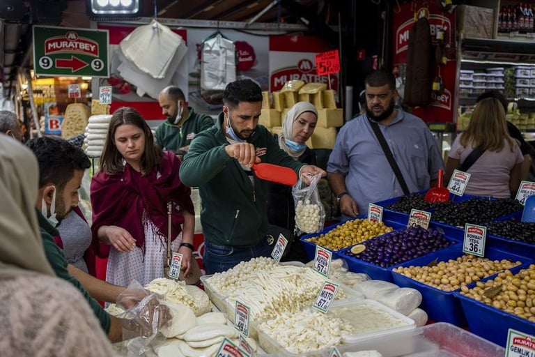 Türkiye's inflation jumps to 24-year high of 79.6 percent
