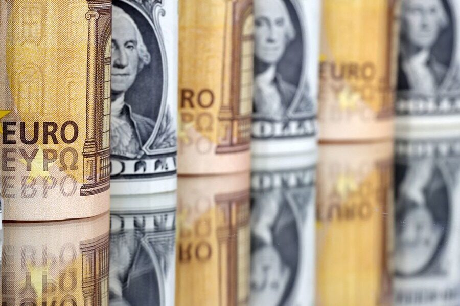 ارتفاع اليورو مقابل الدولار إلى أعلى مستوياته في أكثر من 3 أسابيع