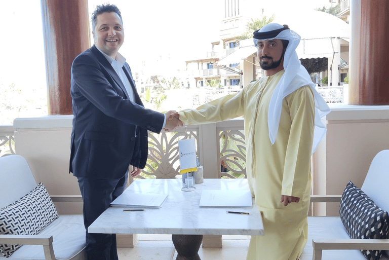 الشيخ راشد آل مكتوم يوقّع اتفاقيّة لجلب أحدث تكنولوجيا طائرات الدرون إلى الإمارات