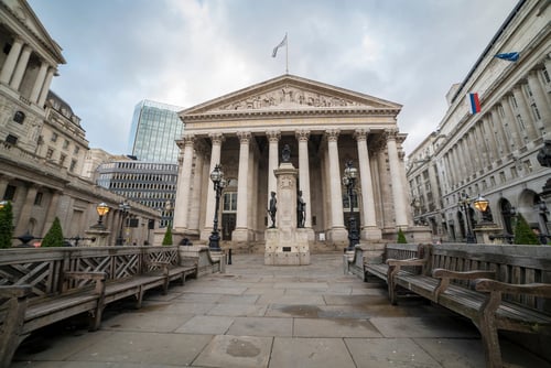 مصرف إنكلترا يرفع سعر الفائدة القياسي بـ 75 نقطة أساس