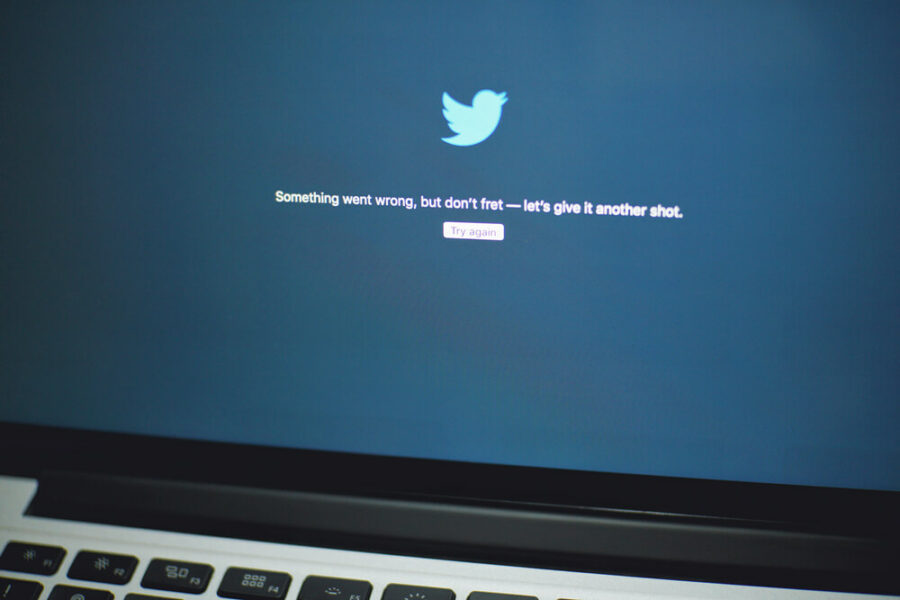 انقطاع خدمات “تويتر” عن آلاف المستخدمين في العالم