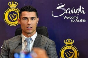 Ronaldo unveiled to 25,000 crowd in Saudi