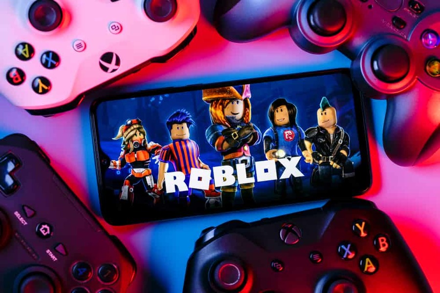 Roblox tops 200 million global downloads in 2022