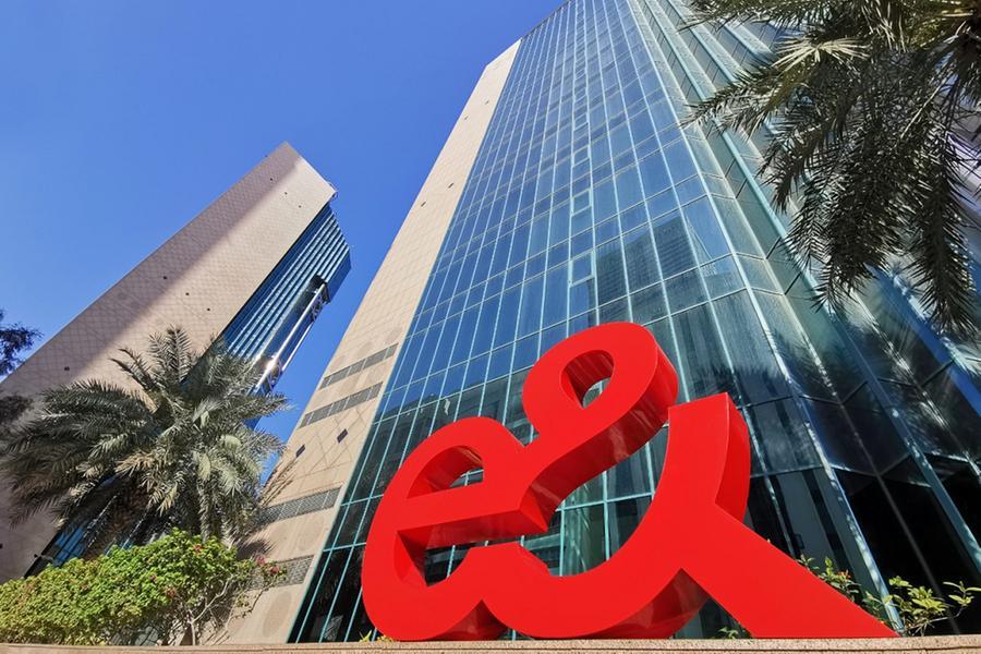 e& الإماراتية تسجل إيرادات مجمعة بـ 3.5 مليار دولار في الربع الأول