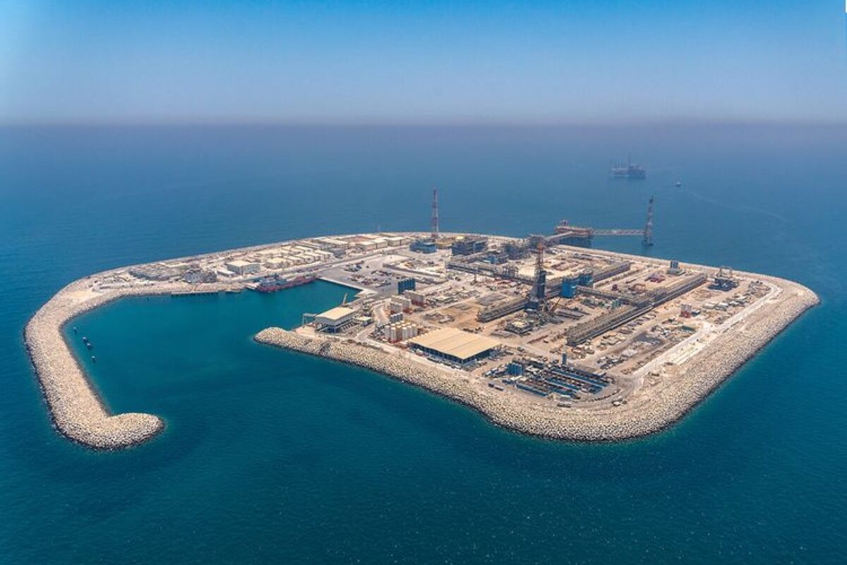 أدنوك للإمداد والخدمات تفوز بأول عقد ضخم منذ اكتتابها: مشروع بناء جزيرة اصطناعية في الإمارات بـ 975 مليون دولار