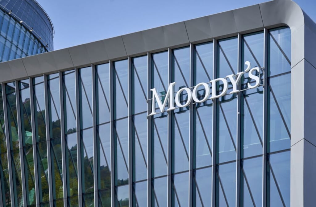 Moody’s downgrades 10 US banks’ ratings