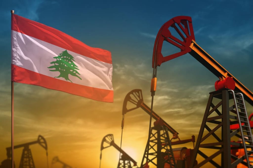 اللبنانيون الغارقون في العتمة الكهربائية يبحثون عن ضوء في نفق التنقيب  