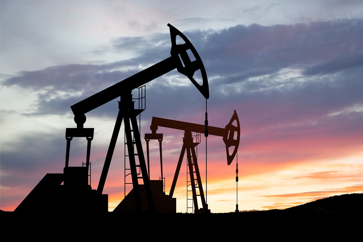Oil prices seen to decline by 10 percent at year’s end