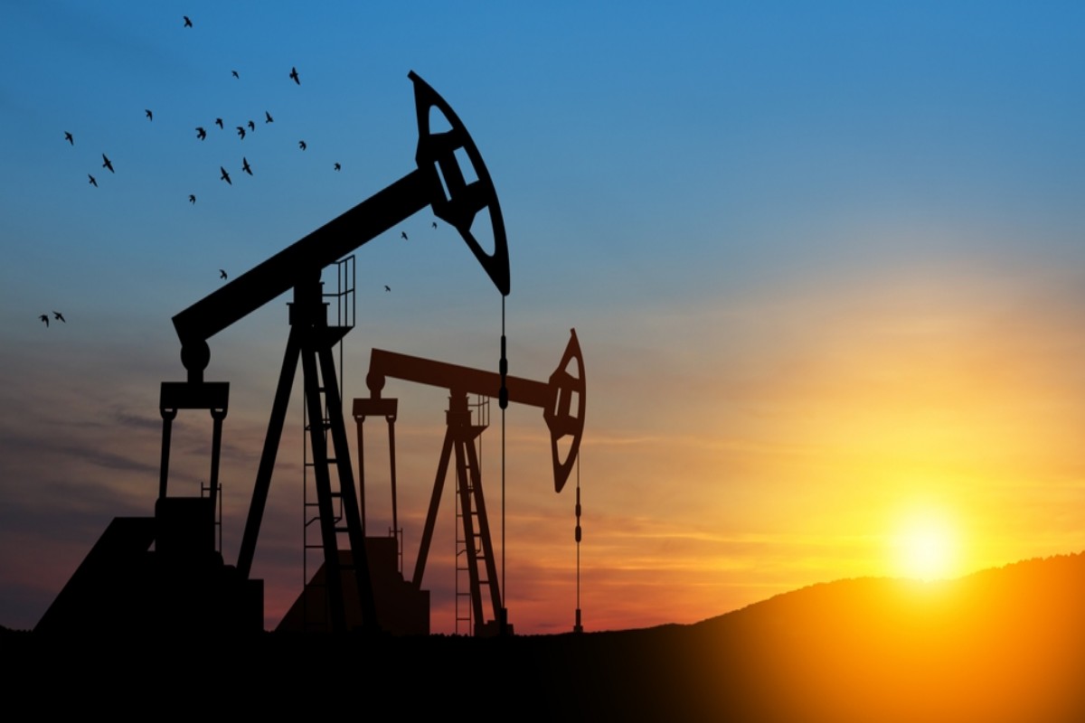 Oil prices stabilize as focus shifts towards interest rates