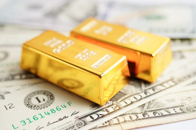 الذهب يسجل أول انخفاض أسبوعي في أربعة أسابيع بعد صعود الدولار