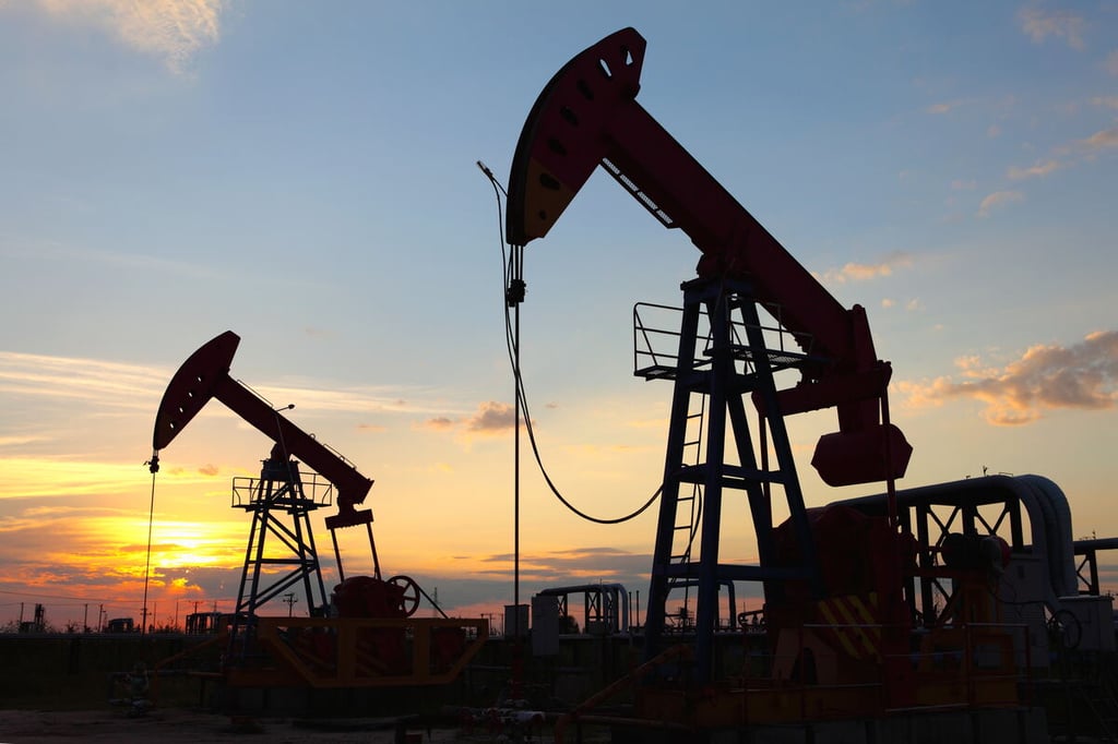 أسعار النفط ترتفع مع ازدياد المخاوف بسبب التوترات الإقليمية وتراجع الطلب الصيني