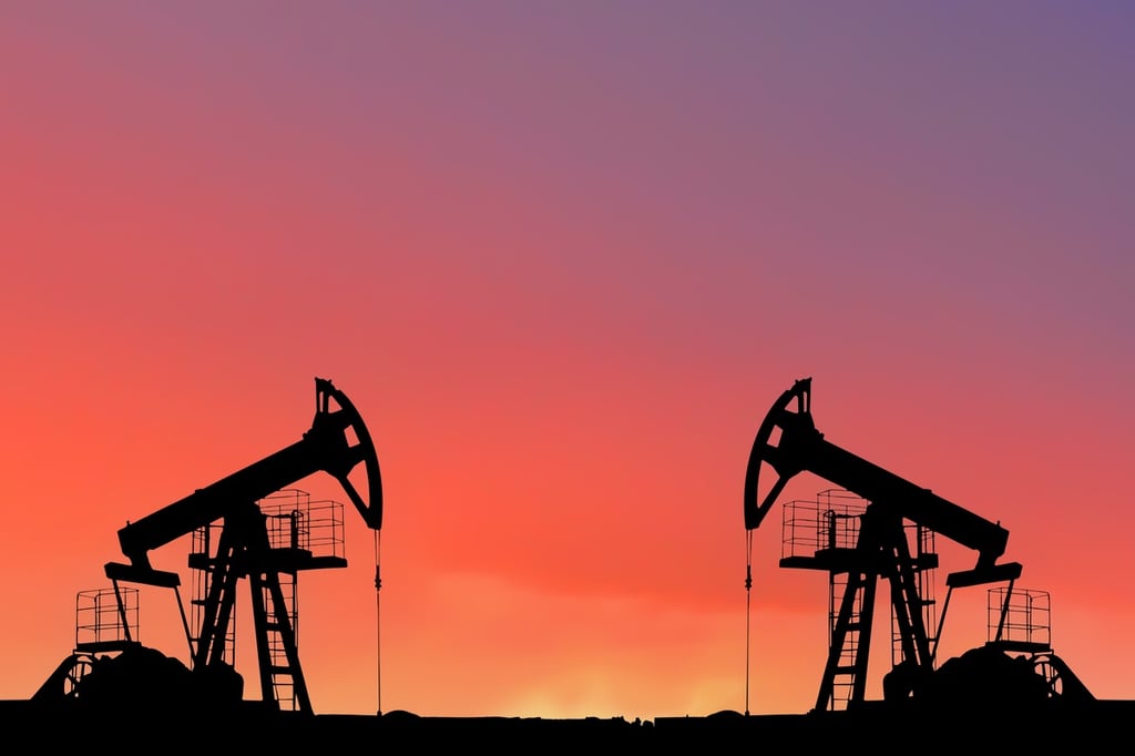 أسعار النفط ترتفع وسط التحديات الداخلية والتوترات الجيوسياسية