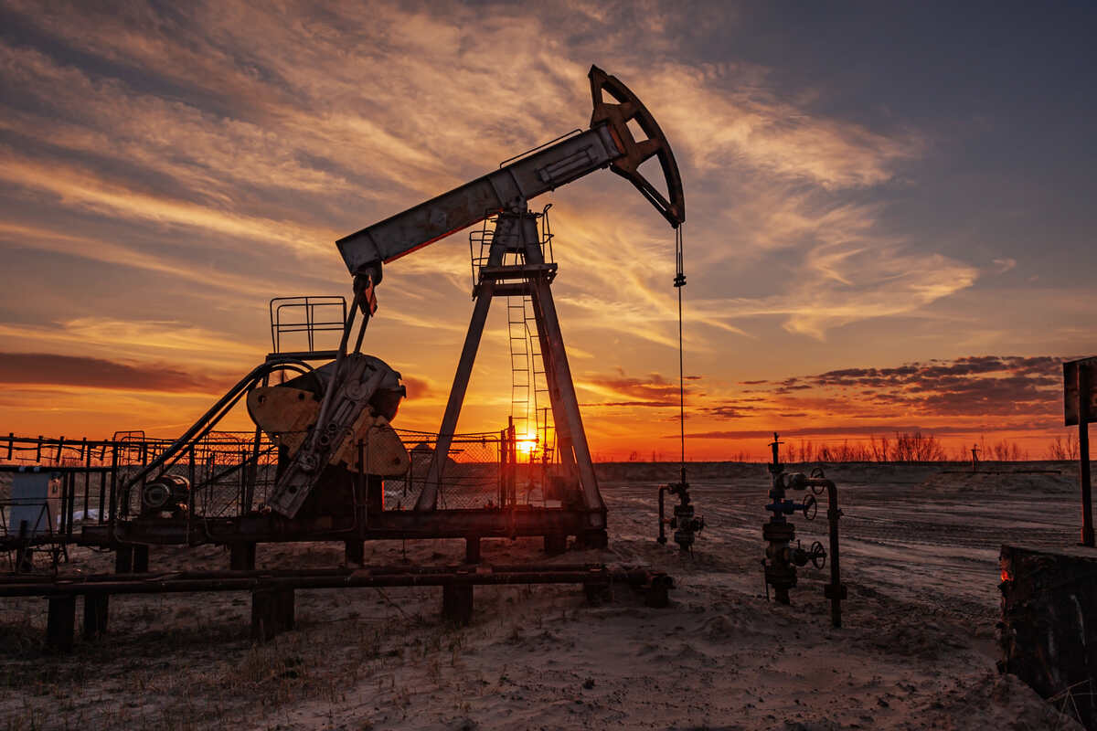 Oil prices rise amidst concerns over supply disruption