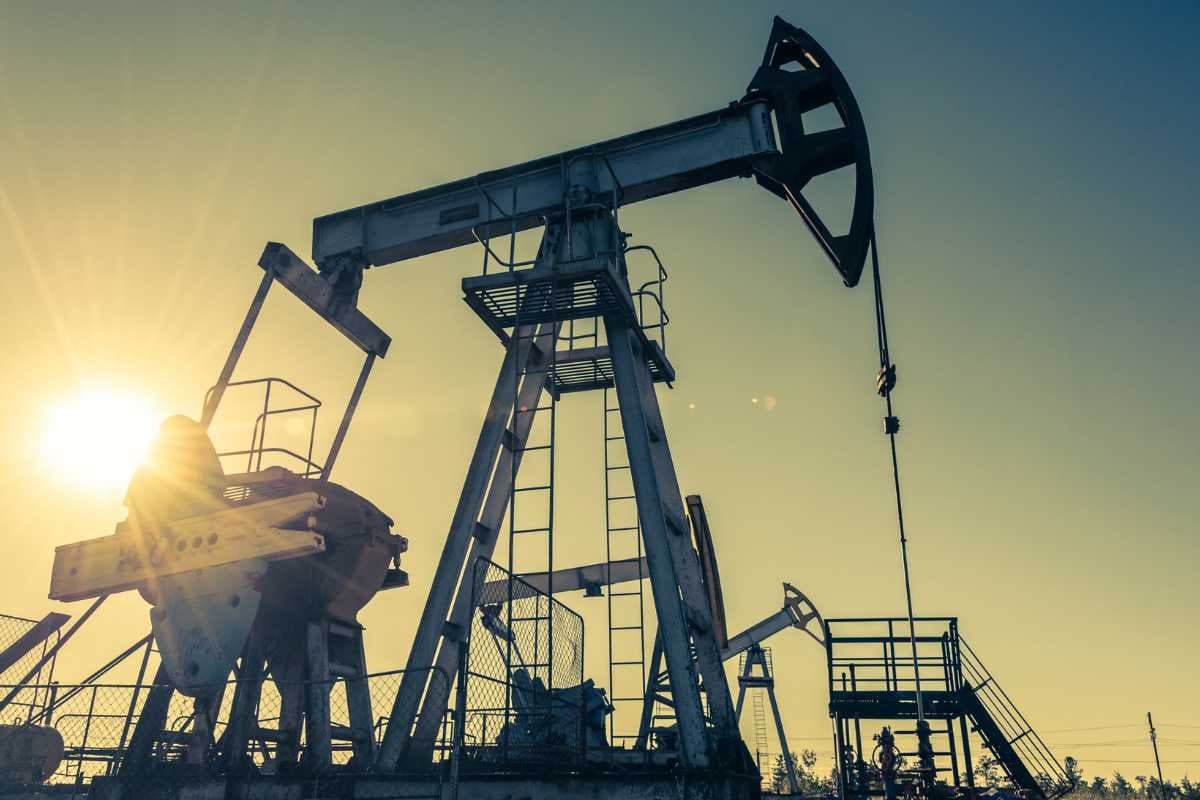 US economic worries lower global oil prices