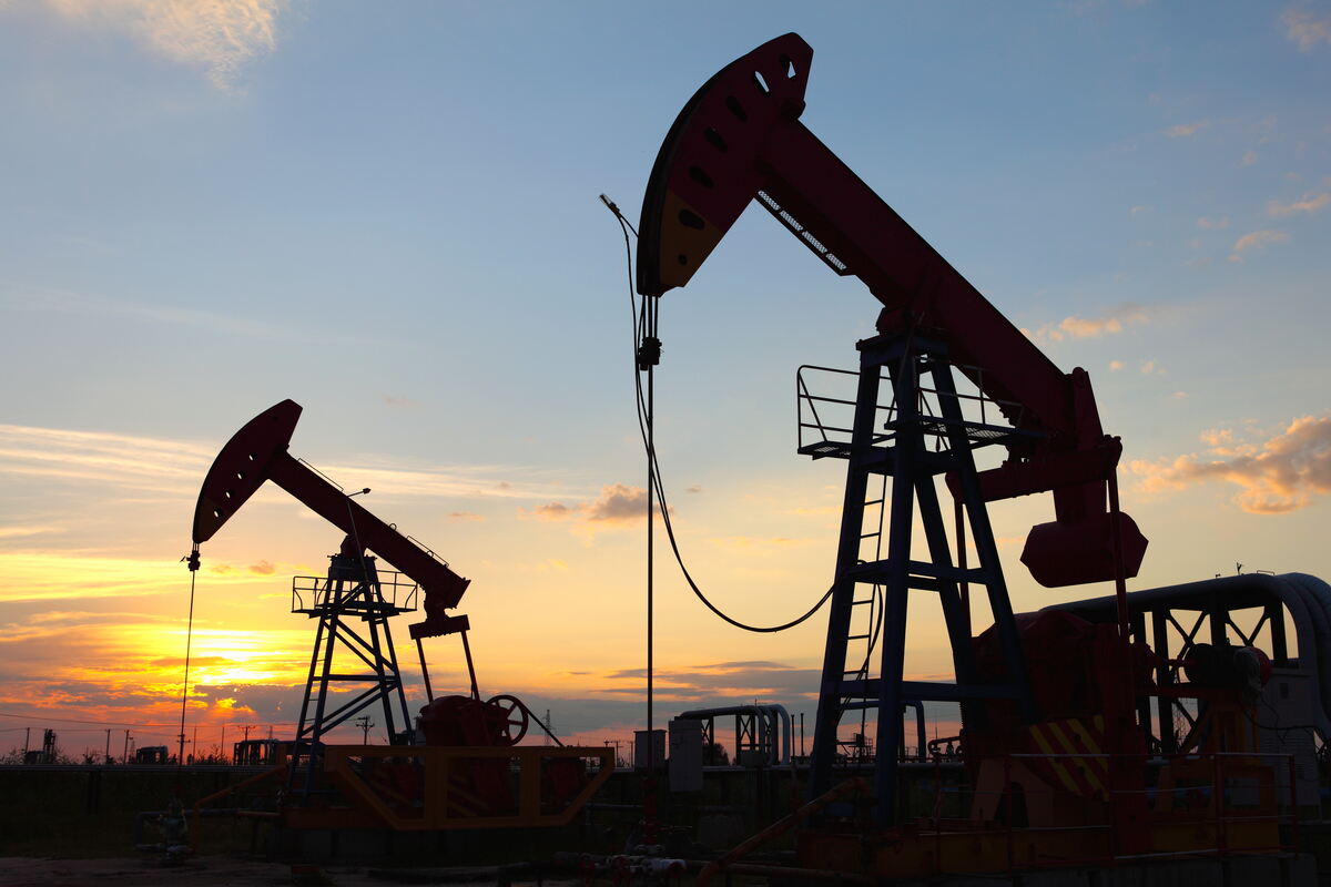 Oil prices slip as concerns over U.S. demand mount