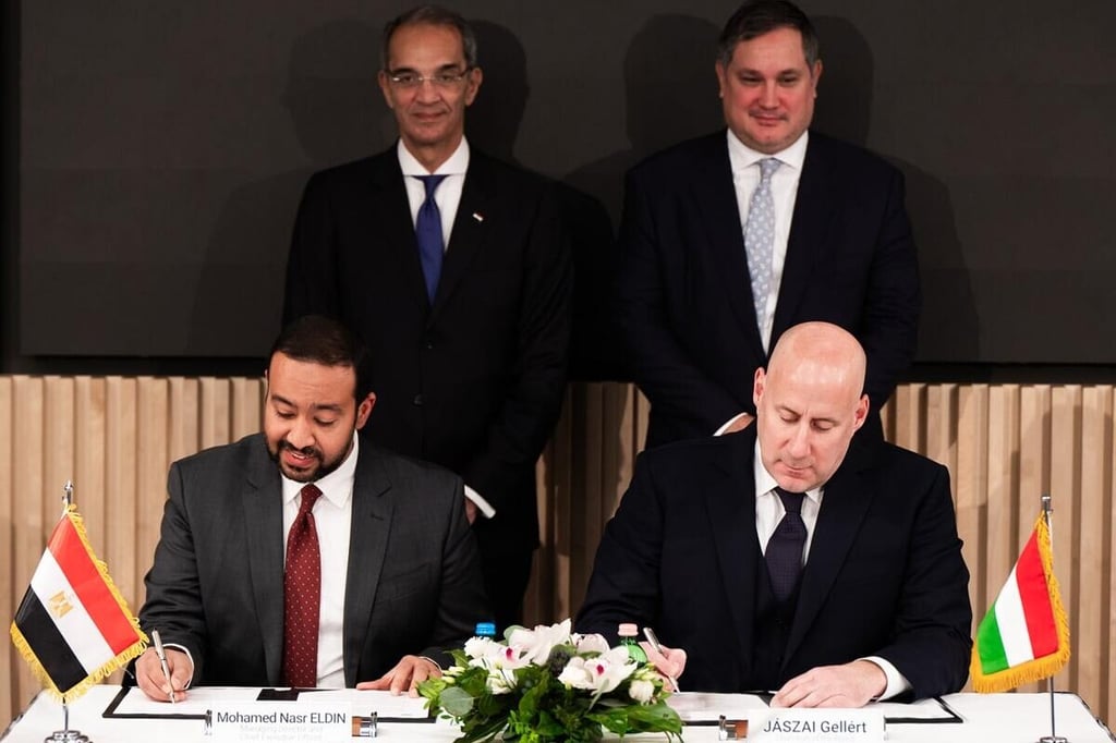 المصرية للاتصالات توقع اتفاقية مع مجموعة 4IG الألبانية لإنشاء كابل بحري يربط مصر وأوروبا