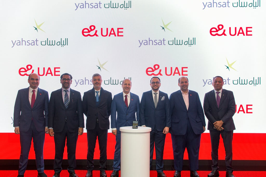 Yahsat and e& UAE to empower smartphone users with satellite connectivity