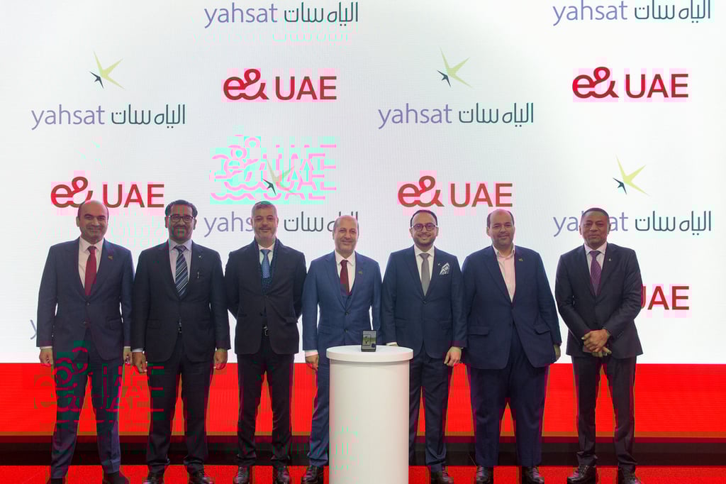 Yahsat and e& UAE to empower smartphone users with satellite connectivity