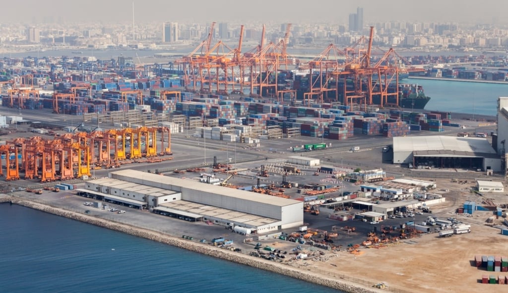 باستثمارات تتجاوز 46 مليون دولار.. موانئ السعودية وMEDLOG توقعان عقداً لإنشاء منطقة لوجستية متكاملة بميناء جدة الإسلامي