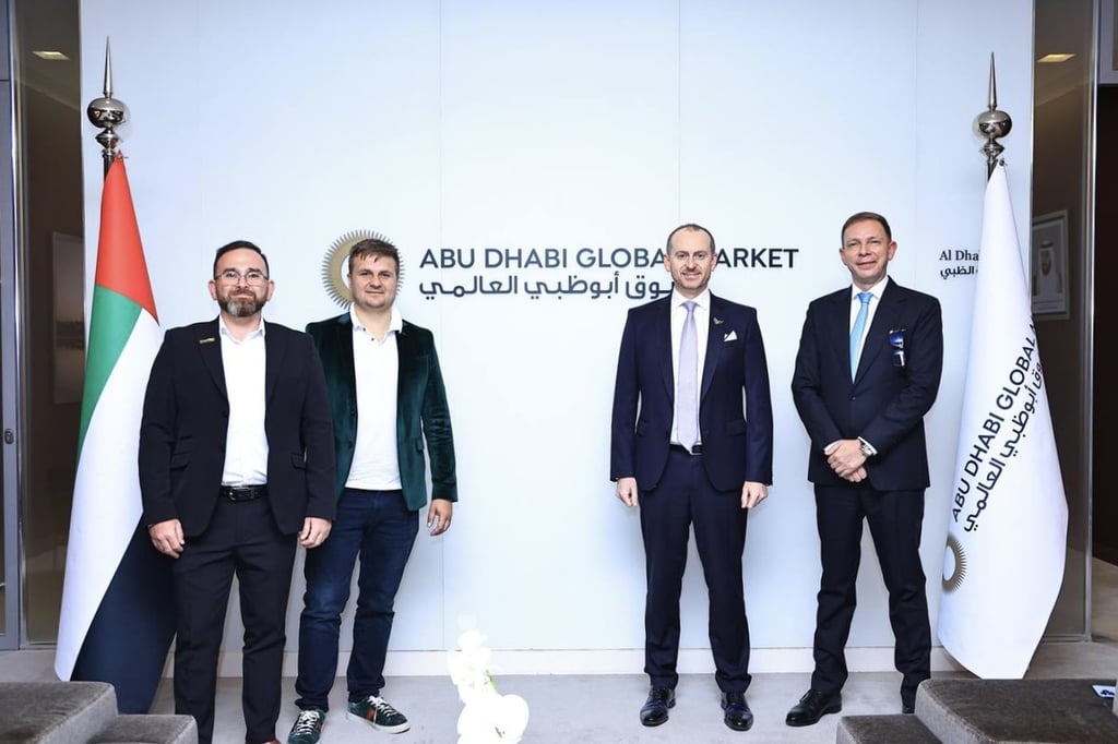 سوق أبوظبي العالمي وهاكن يوقعان اتفاقية شراكة للارتقاء بمعايير أمن البلوكتشين