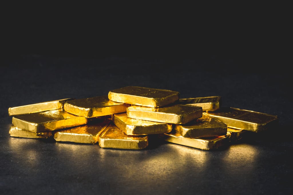 UAE gold prices decline as Middle East tensions ease, global rates drop