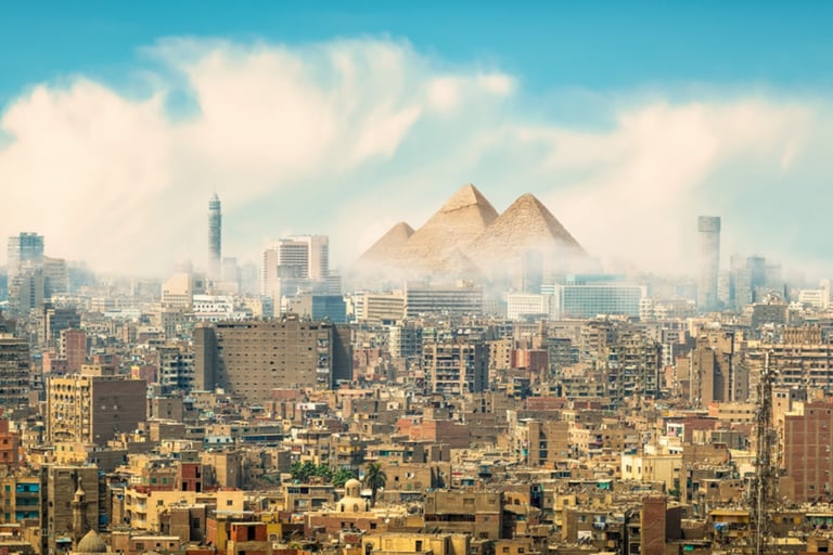 Egypt welcomes 27 percent more tourists in four months, says vice minister for tourism