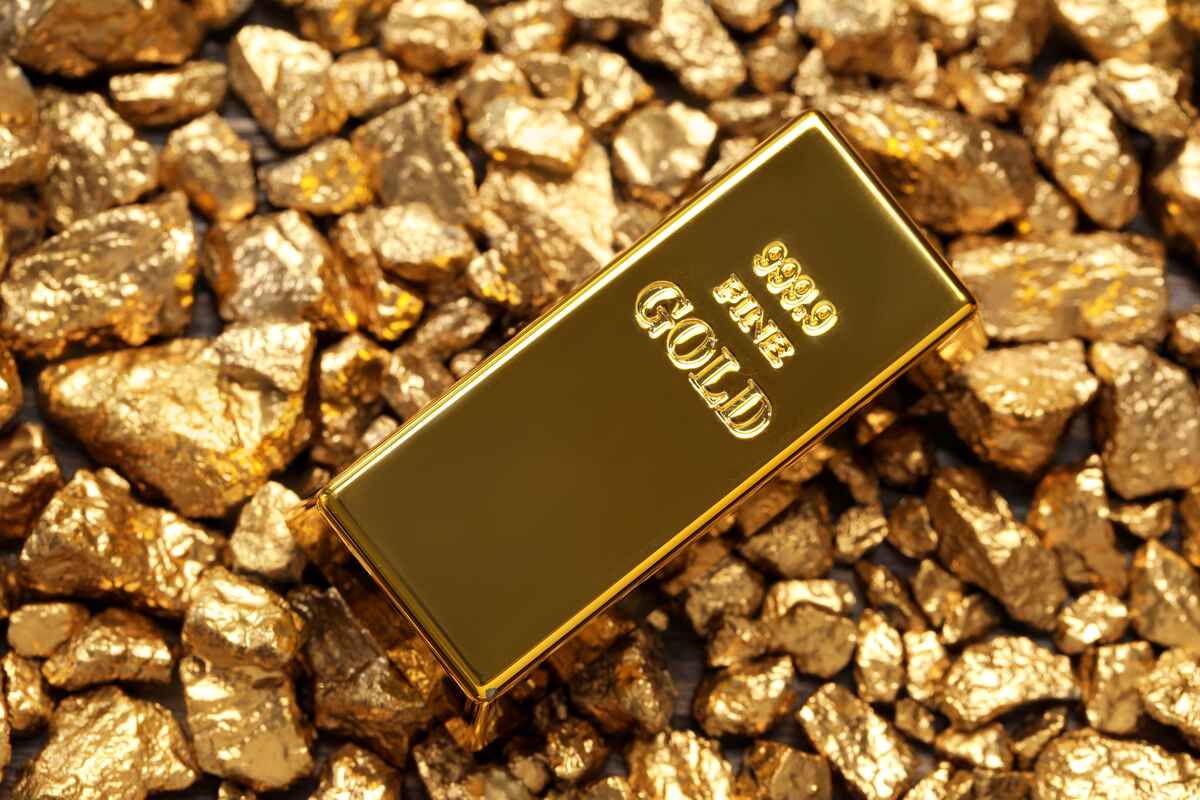 UAE gold prices surge, global rates at over two-week high on rate-cut hopes