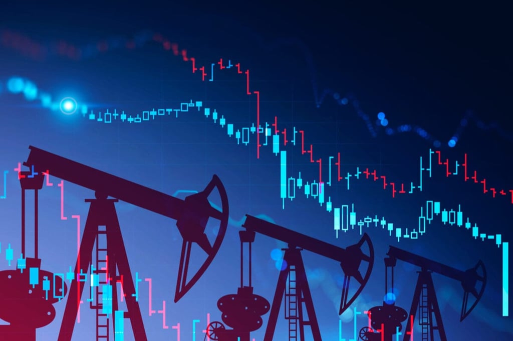انكماش المخاطر الجيوسياسية وبيع صناديق التحوط يدفع أسعار النفط إلى أدنى مستوى لها منذ شهرين تقريبًا: تقرير