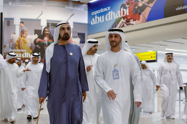الشيخ محمد بن راشد يطّلع على التجهيزات المتطورة في مطار زايد الدولي في أبوظبي