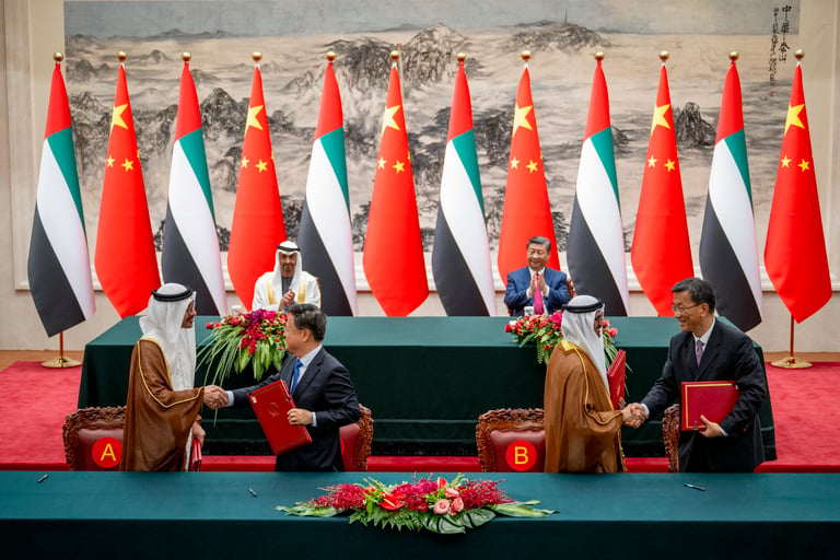 الإمارات توقع 19 اتفاقية مع الصين في قطاعات رئيسية لتعزيز الاستثمارات والتعاون