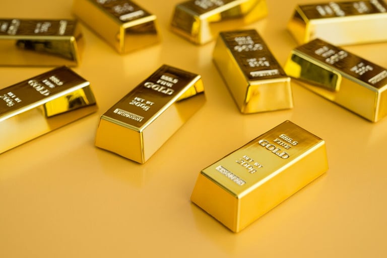 UAE gold prices decline, global rates dip ahead of U.S. economic data releases