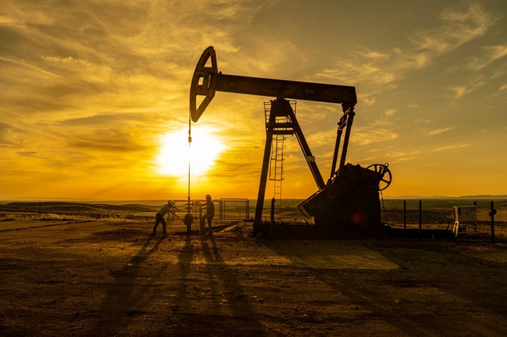 أسعار النفط تهوي إلى أدنى مستوى لها في 4 أشهر وسط مخاوف من الطلب وتوقعات أوبك بشأن الإنتاج