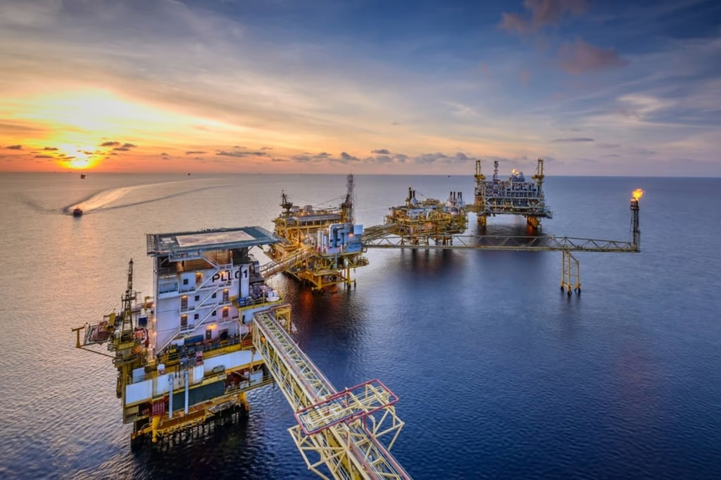 Oil prices dip to $63 per barrel as U.S.-China trade war raises demand concerns