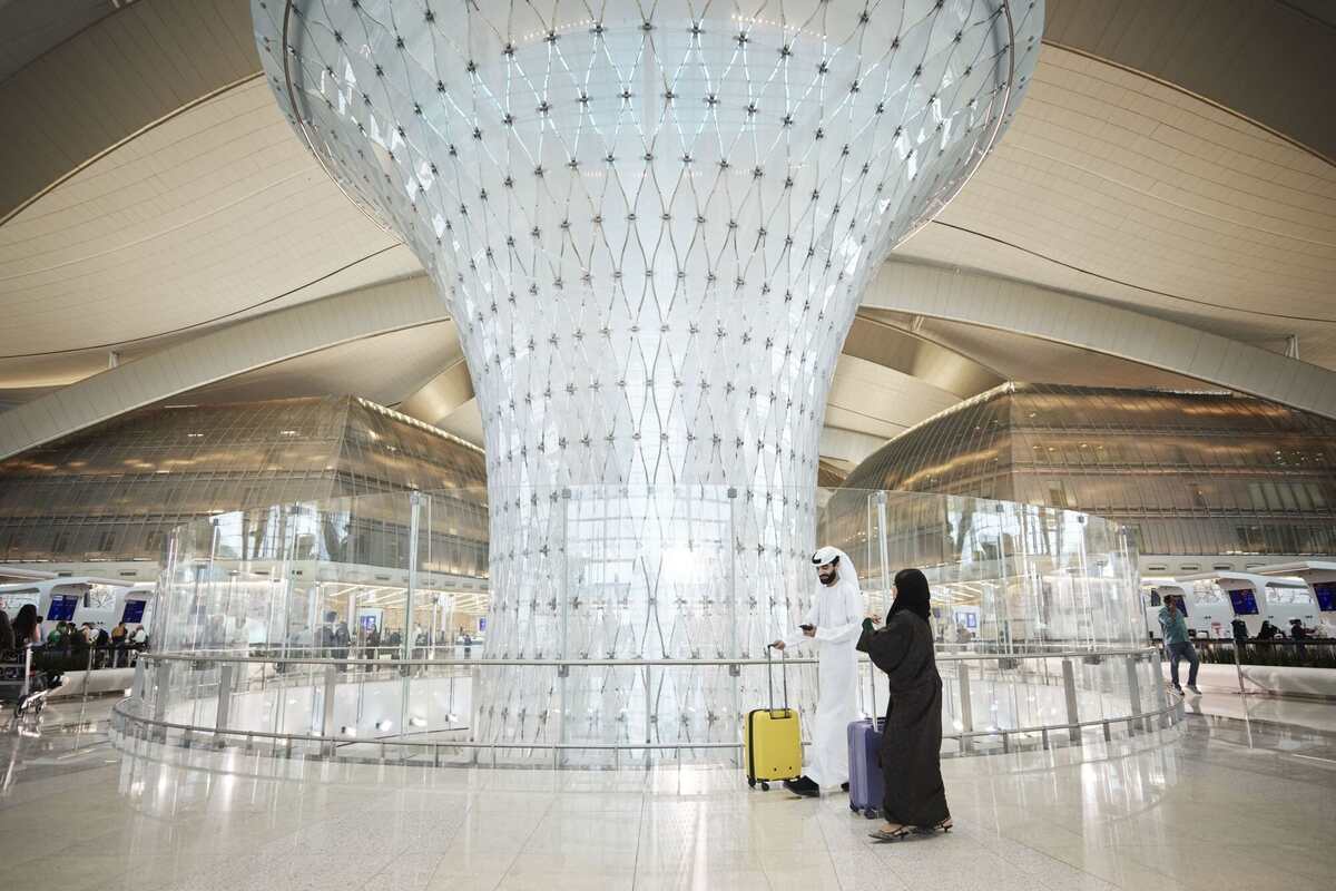 Passenger traffic at UAE airports surges 14.2 percent to 71.75 million in H1 2024