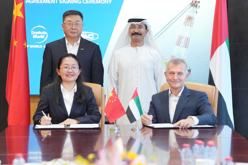 Drydocks World inks deal for the largest floating sheerleg crane in MEA region