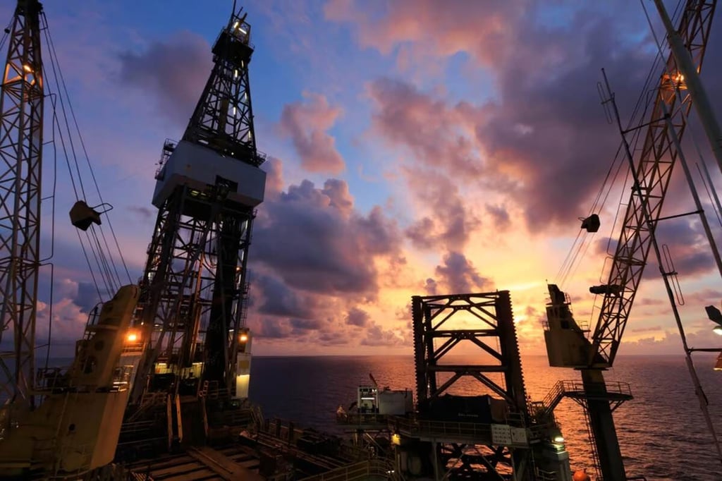 Oil prices decline over 1 percent as U.S. ramps up China tariffs