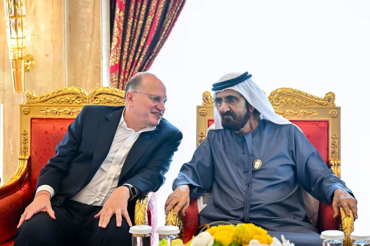 Sheikh Mohammed meets HSBC Holdings group chairman, discusses strengthening financial partnerships