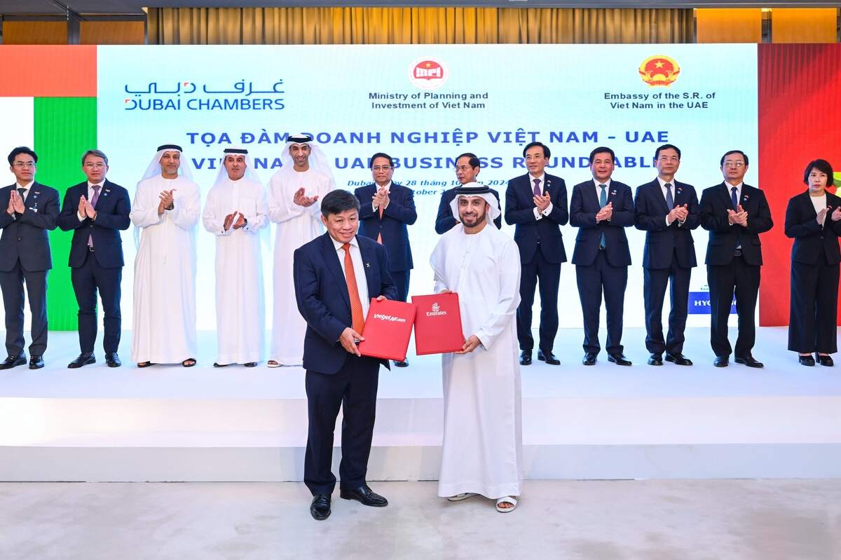 Emirates strengthens connectivity, expands travel options through new MoUs with Vietnam Airlines and VietJet