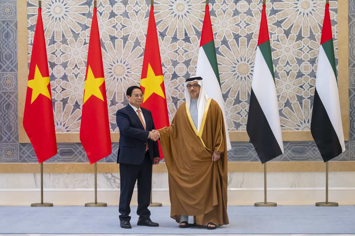 Sheikh Mansour bin Zayed meets with Vietnam’s Prime Minister at Qasr Al Watan