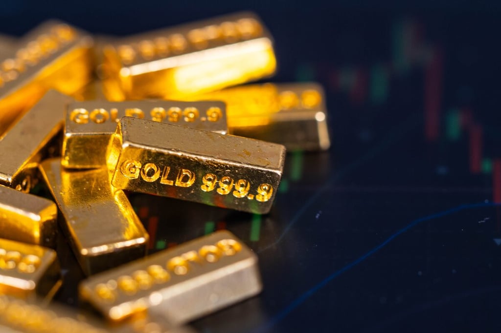 Dubai 24-carat gold prices dip AED3.5 as global rates hit over one-week low