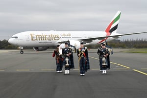 Emirates boosts U.K. network, returns to Edinburgh with daily service