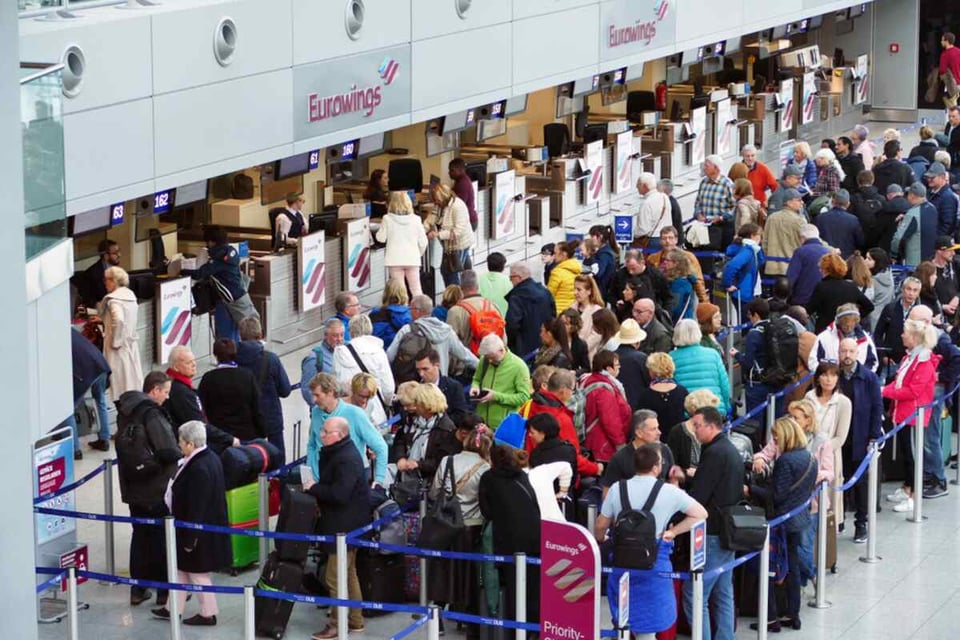 Mass flight cancellations as strike affects 13 airports in Germany