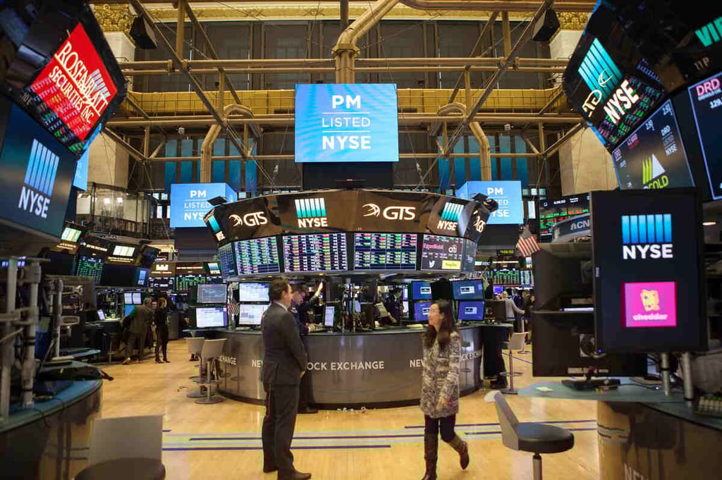 Stock market today: Wall Street climbs, dollar dips on hopes of trade war de-escalation